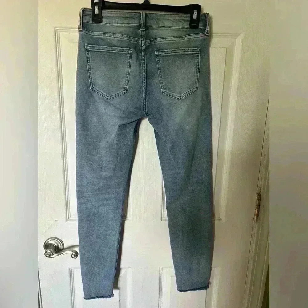 Pistola Skinny Jeans light wash, open hem. Size 27. Lightly distressed. - Picture 8 of 9